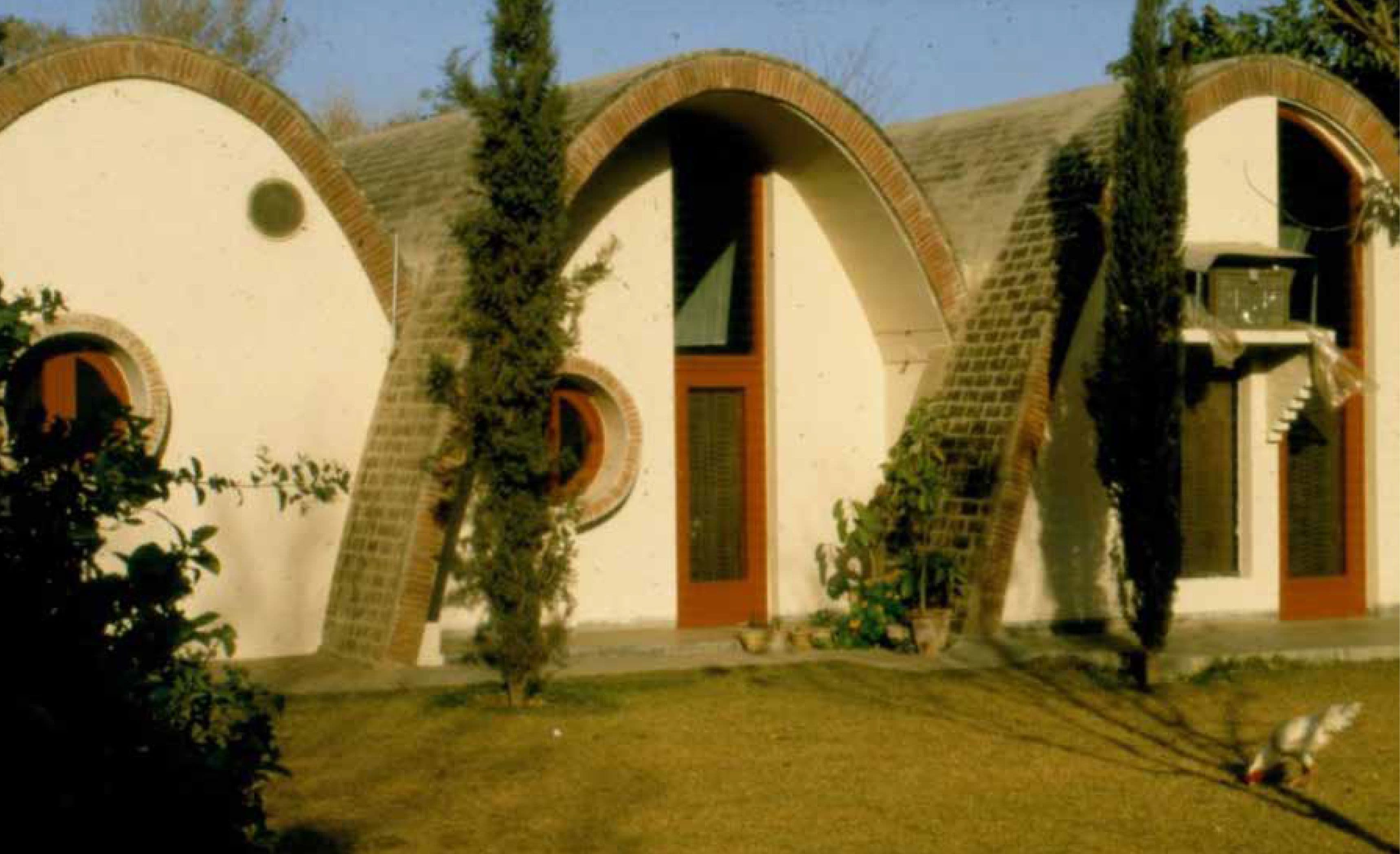 Kamil Khan Mumtaz, House for Dr Farrukh, Lahore, 1976. Moffat, Chris, Ahmad, Kiran and Jaffer, Amen. "The Time of Building: Kamil Kahn Mumtaz and Architecture in Pakistan." Folio Books, 2023. p116.