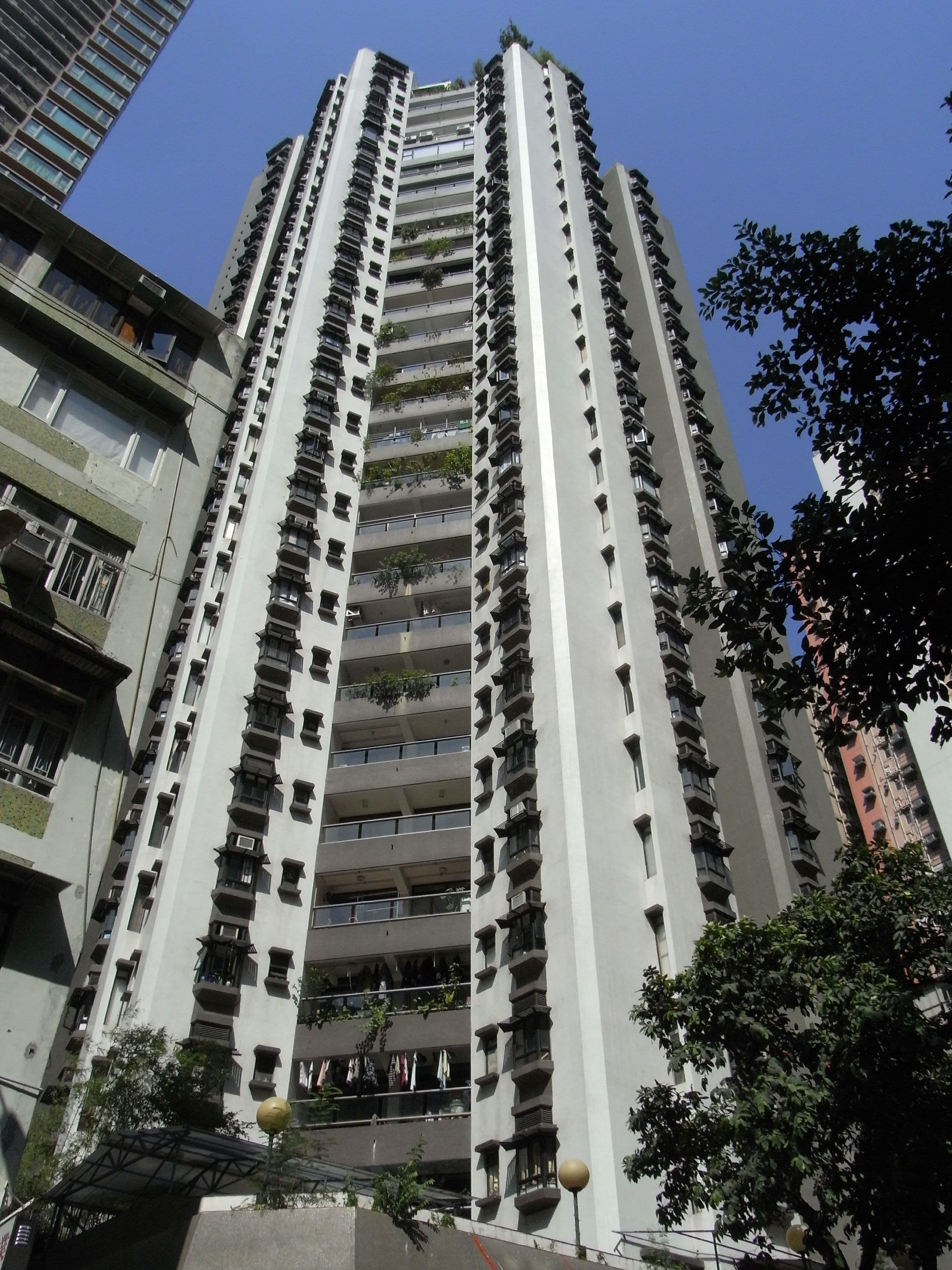Albron Court, Hong Kong, 1981-85. Photographer: Kamkinswang, 2010.