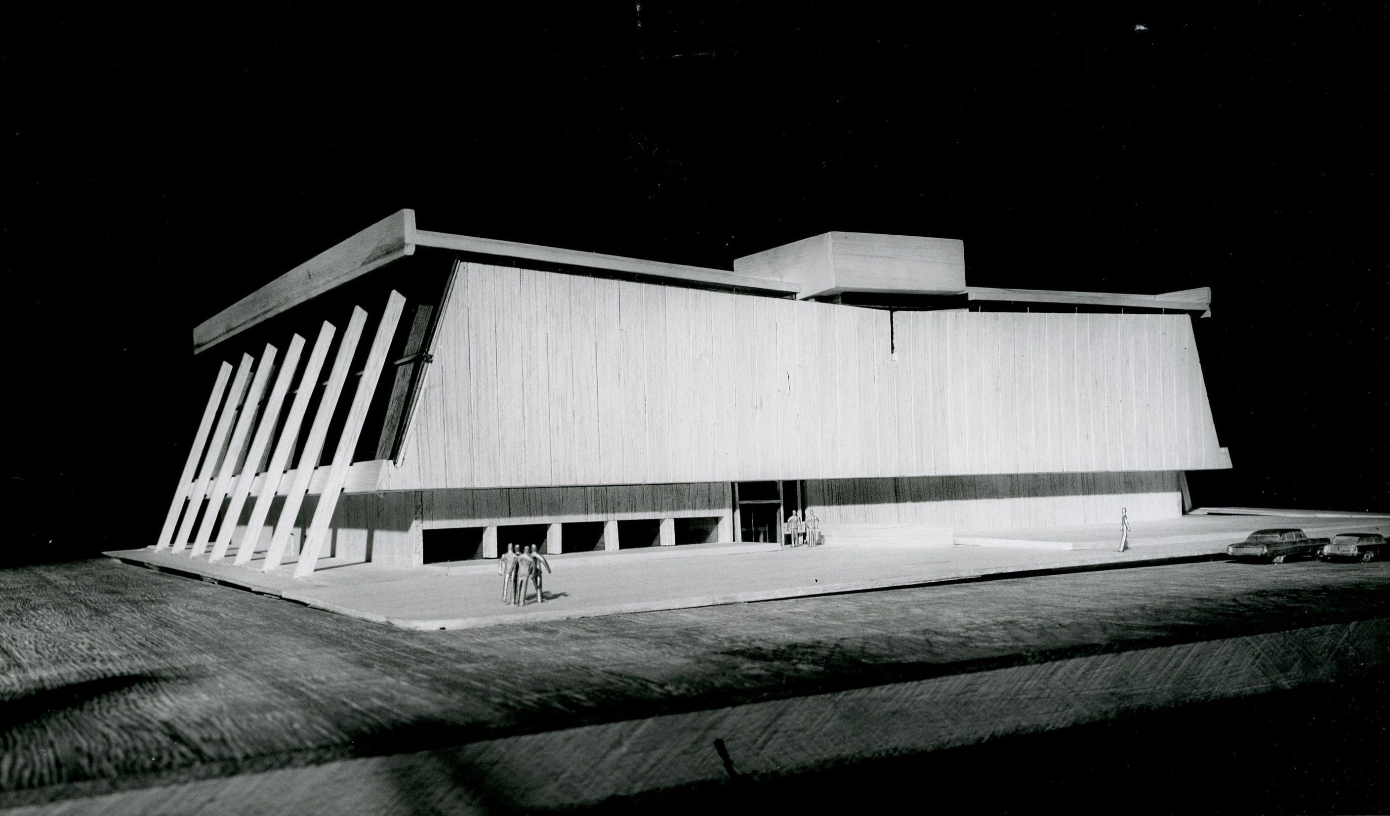 Denys Lasdun and Partners, Sports Centre, University of Liverpool. Photographer: Richard Einzig, AA Archives.